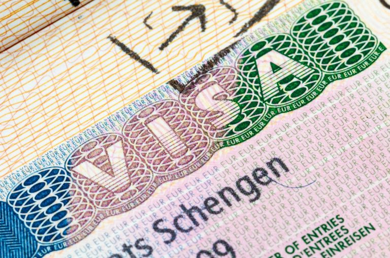 tirage photo d'identite à voiron 4 photographe à voiron pour photos d'dentité aux normes agréees par l'ANTS, type Visa